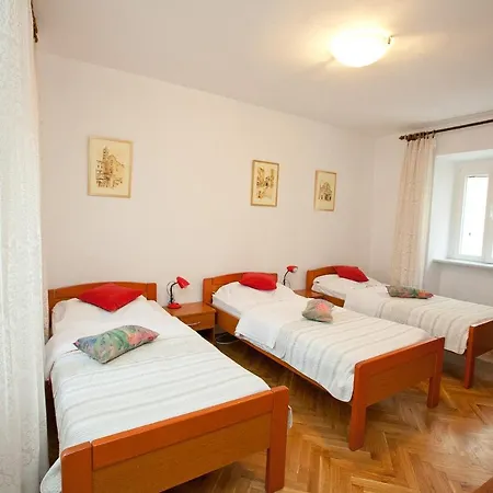 Victoria Spire Center Of The Old Town *