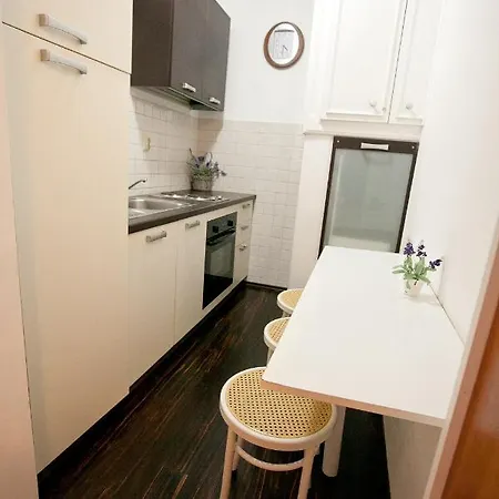 Victoria Spire Center Of The Old Town *