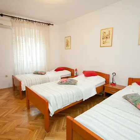 Victoria Spire Center Of The Old Town Apartment