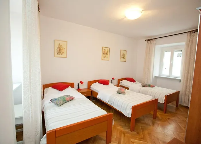 Victoria Spire Center Of The Old Town *